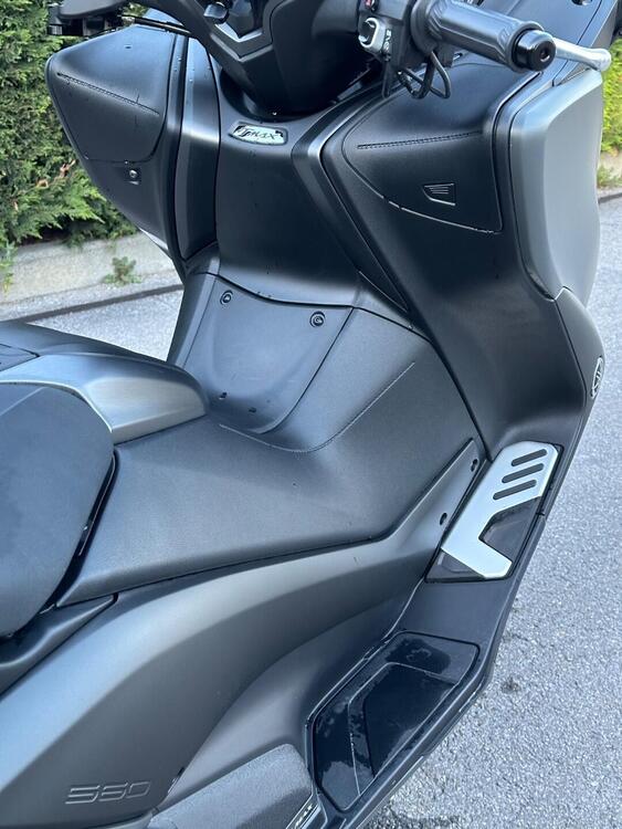 Yamaha T-Max 560 Tech Max (2021) (5)