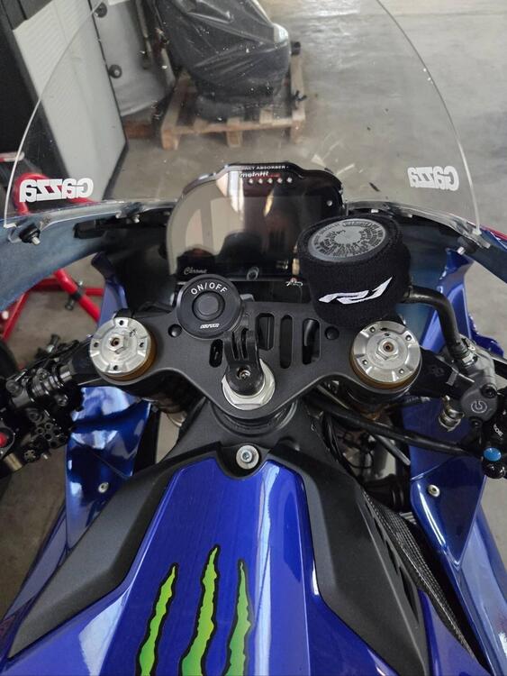 Yamaha YZF R1 GYTR (2025) (5)