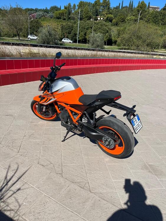 KTM 1290 Super Duke R (2022 - 23) (2)