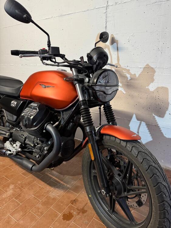 Moto Guzzi V7 Special (2021 - 24) (3)