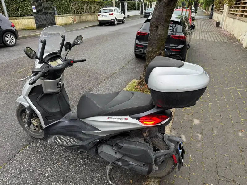 Piaggio Beverly 400 ABS-ASR (2021 - 24) (8)