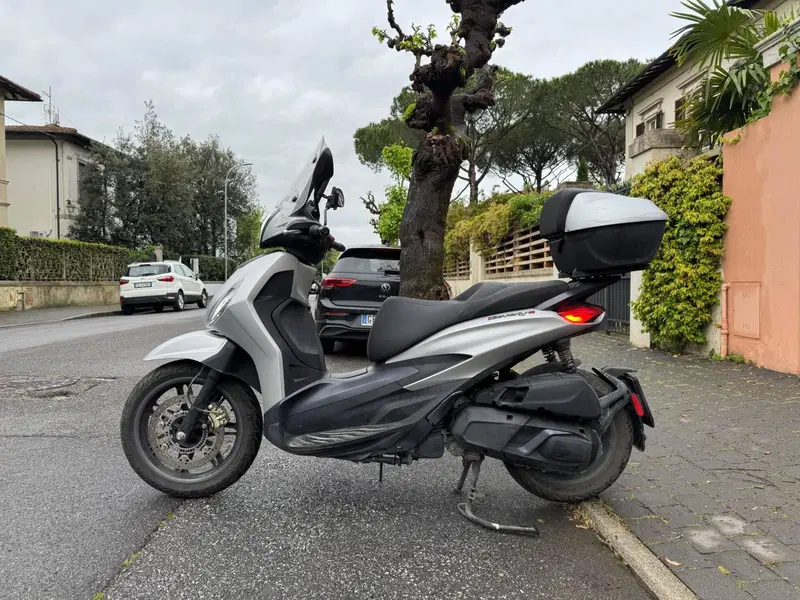 Piaggio Beverly 400 ABS-ASR (2021 - 24) (9)