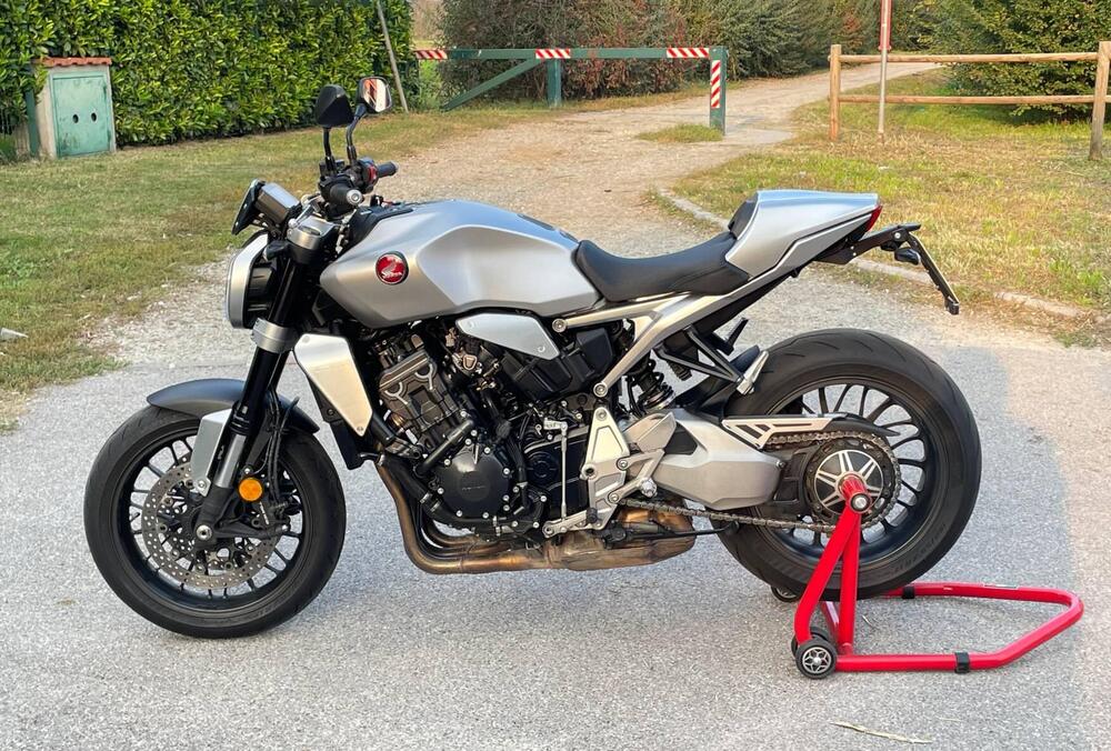 Honda CB 1000 R (2021 - 25) (2)