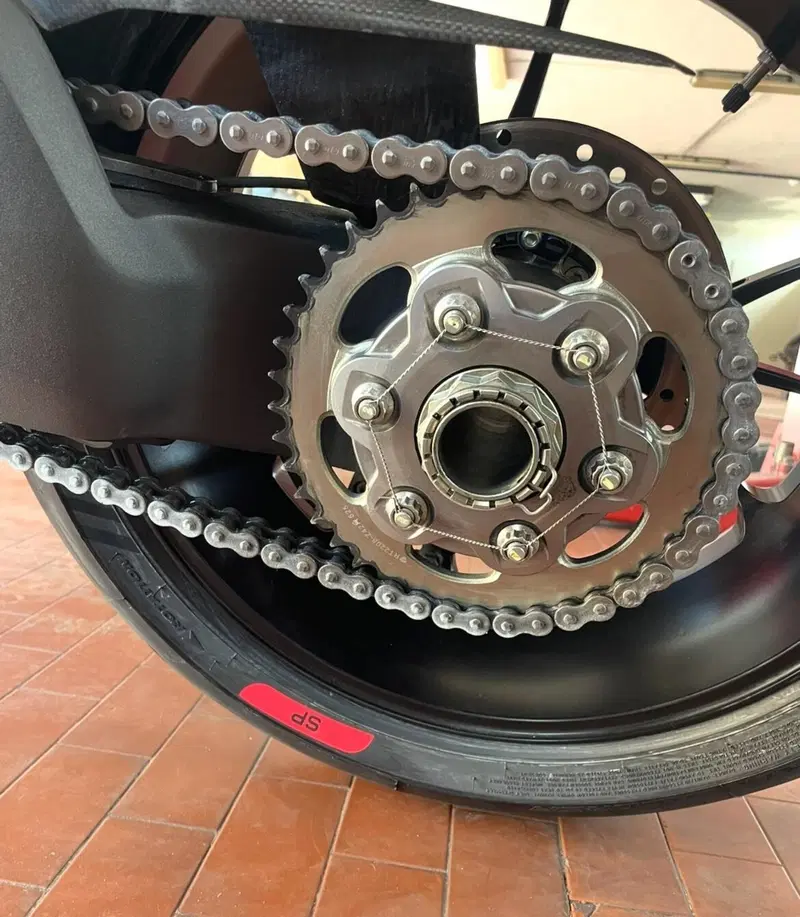 Ducati Streetfighter V4 S (2023 - 24) (4)