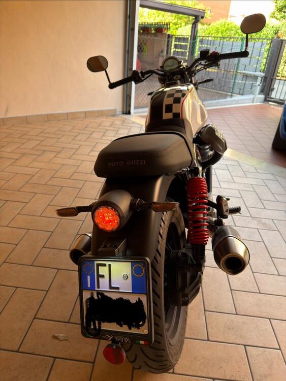 Moto Guzzi V7 Stone Ten (2024 - 25) (4)