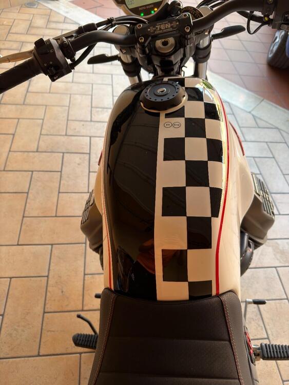 Moto Guzzi V7 Stone Ten (2024 - 25) (5)