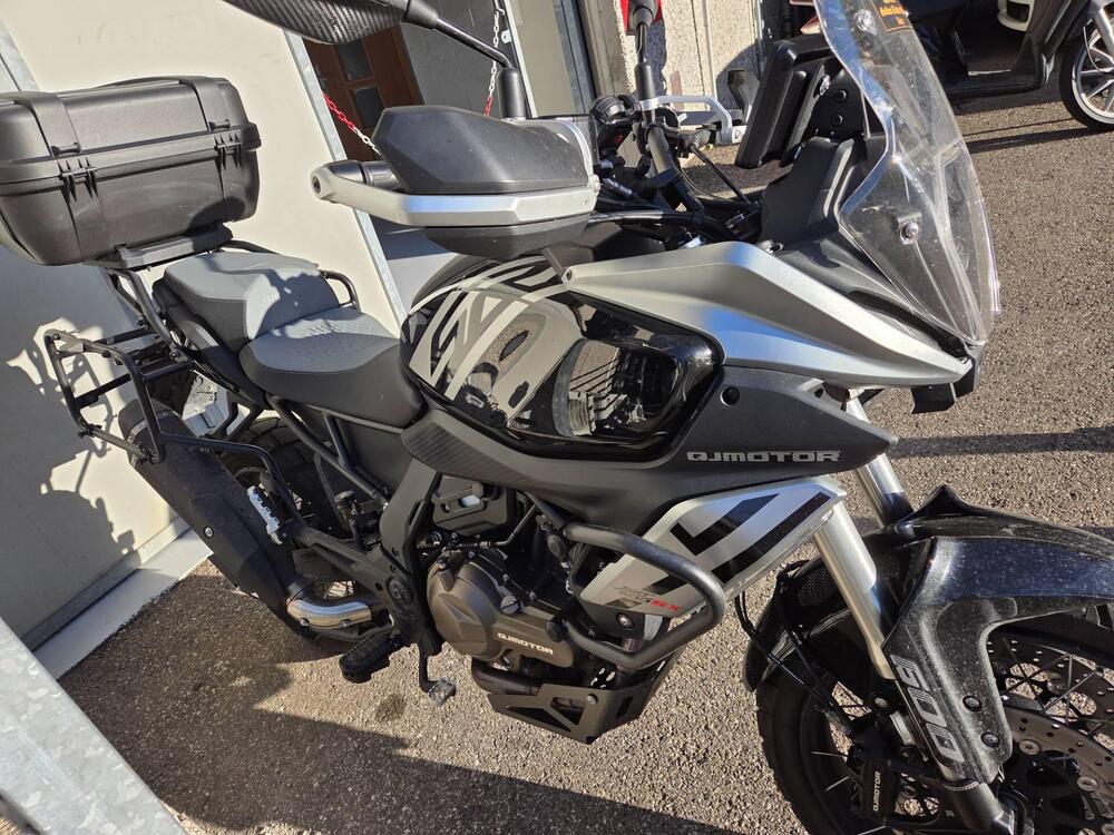 QJ Motor SRT 600 SX (2024 - 25)