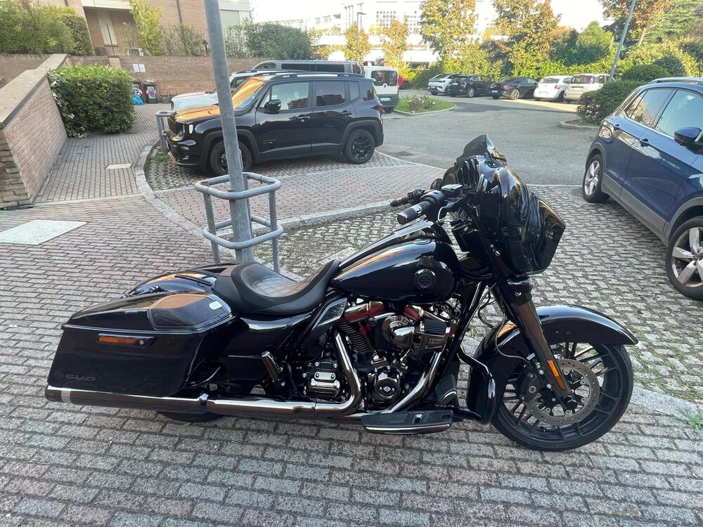 Harley-Davidson 117 Street Glide (2022) - FLHXSE (3)