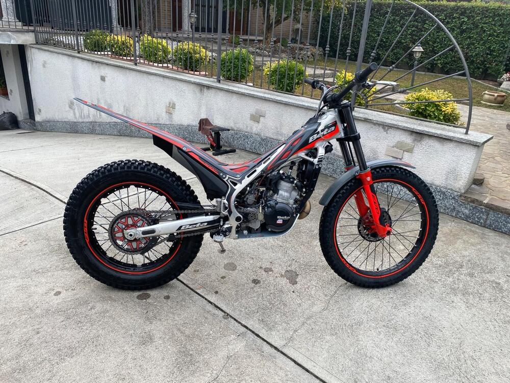 Betamotor Evo 300 2T (2023 - 24) (2)