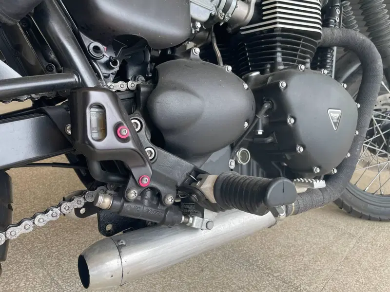Triumph Scrambler (2006 - 17) (2)