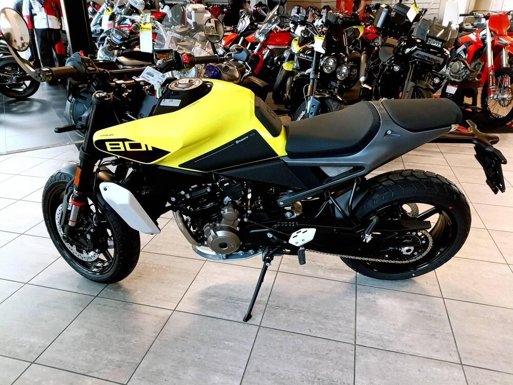 Husqvarna Svartpilen 801 L (2025) (2)