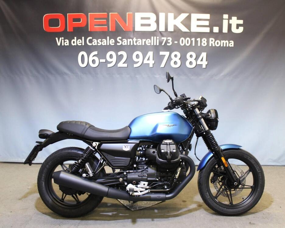 Moto Guzzi V7 Stone (2025)