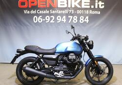 Moto Guzzi V7 Stone (2025) nuova