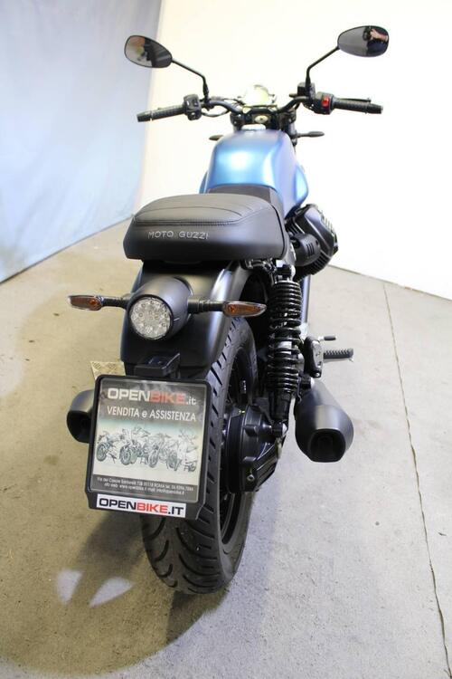 Moto Guzzi V7 Stone (2025) (3)