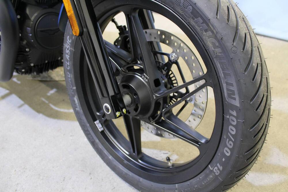 Moto Guzzi V7 Stone (2025) (5)