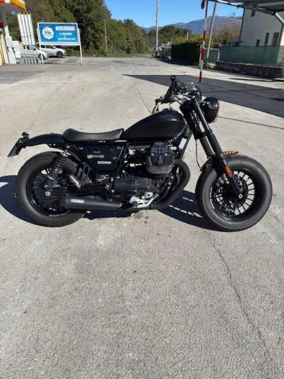 Moto Guzzi V9 Bobber (2016 - 18)