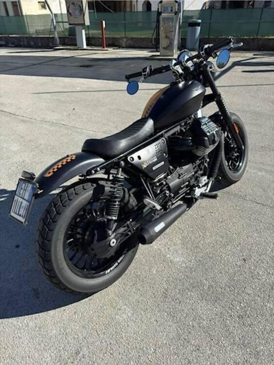 Moto Guzzi V9 Bobber (2016 - 18) (2)