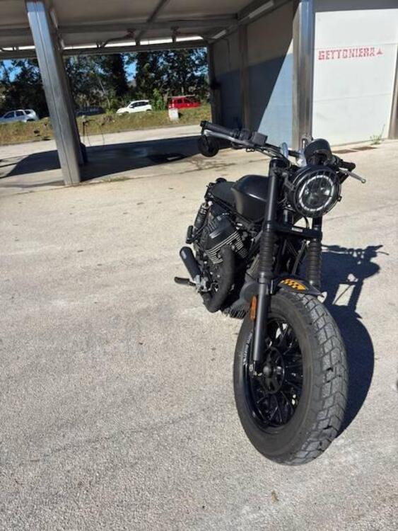 Moto Guzzi V9 Bobber (2016 - 18) (4)