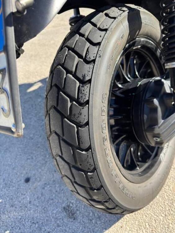 Moto Guzzi V9 Bobber (2016 - 18) (5)