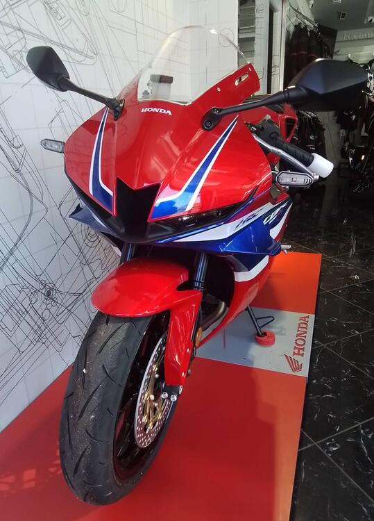 Honda CBR 600 RR (2024 - 25) (3)