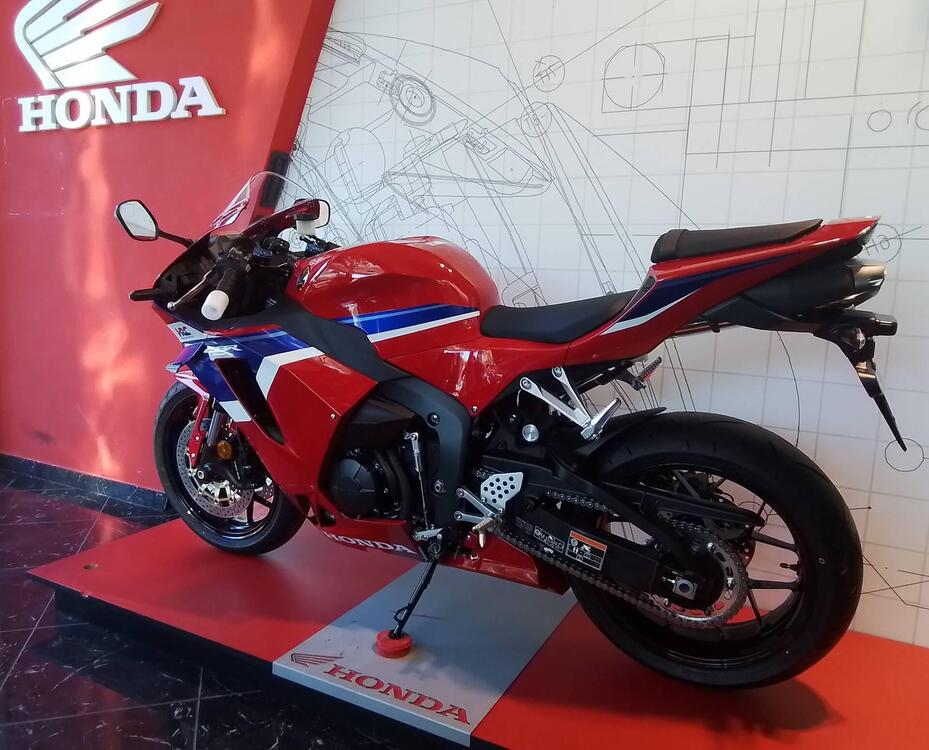 Honda CBR 600 RR (2024 - 25) (5)