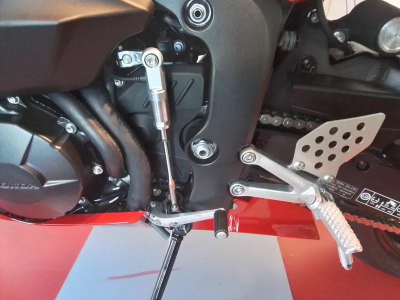 Honda CBR 600 RR (2024 - 26) (11)