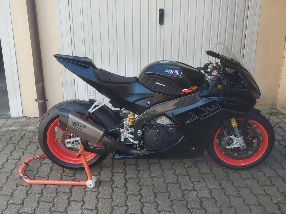 Aprilia RSV4 1100 Factory (2021 - 24) (2)