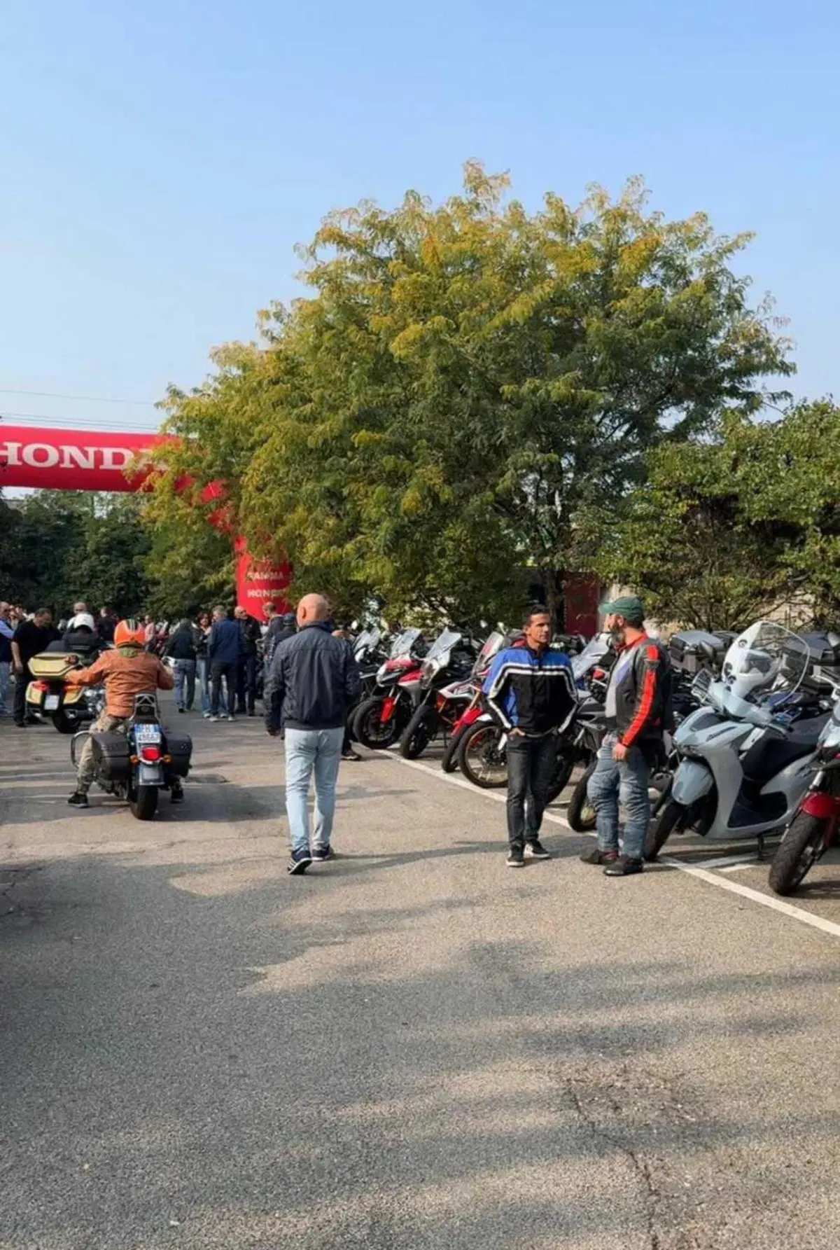 Grande successo per la festa dei 75 anni della Moto Macchion (12)
