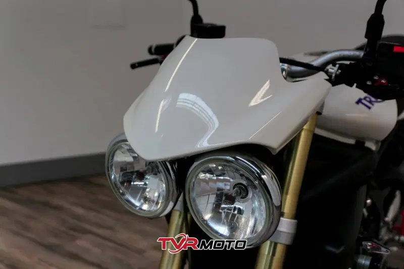 Triumph Street Triple (2007 - 12) (11)