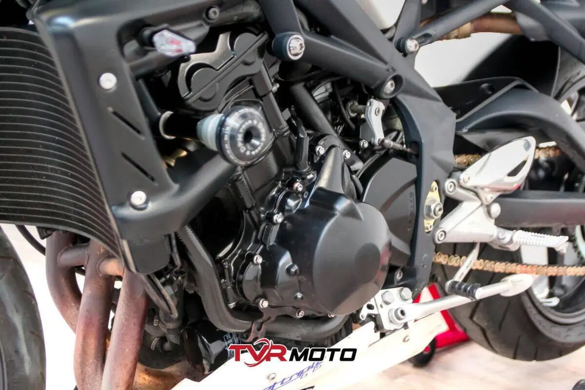 Triumph Street Triple (2007 - 12) (8)