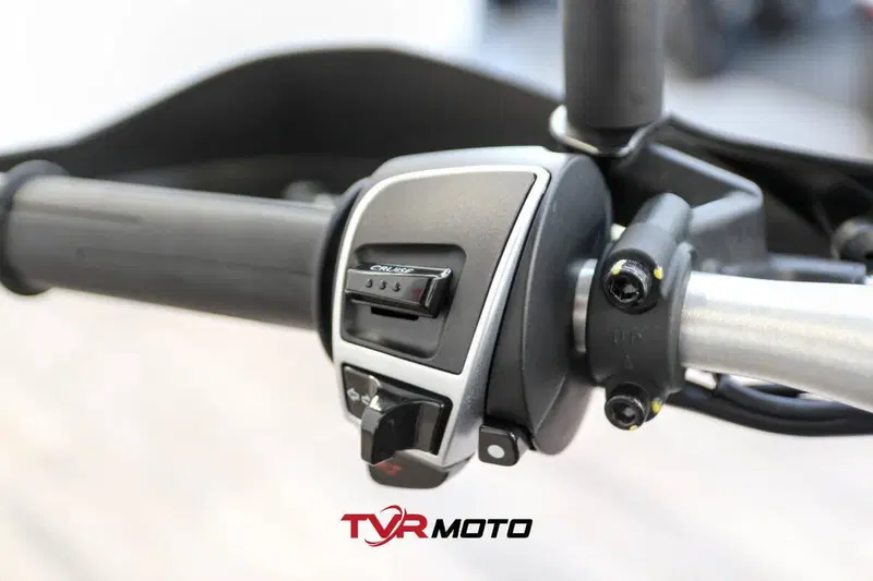 Moto Guzzi V85 TT (2024 - 26) (15)