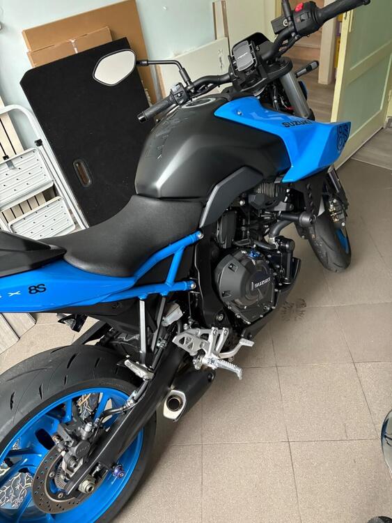 Suzuki GSX-8S (2023 - 24) (4)
