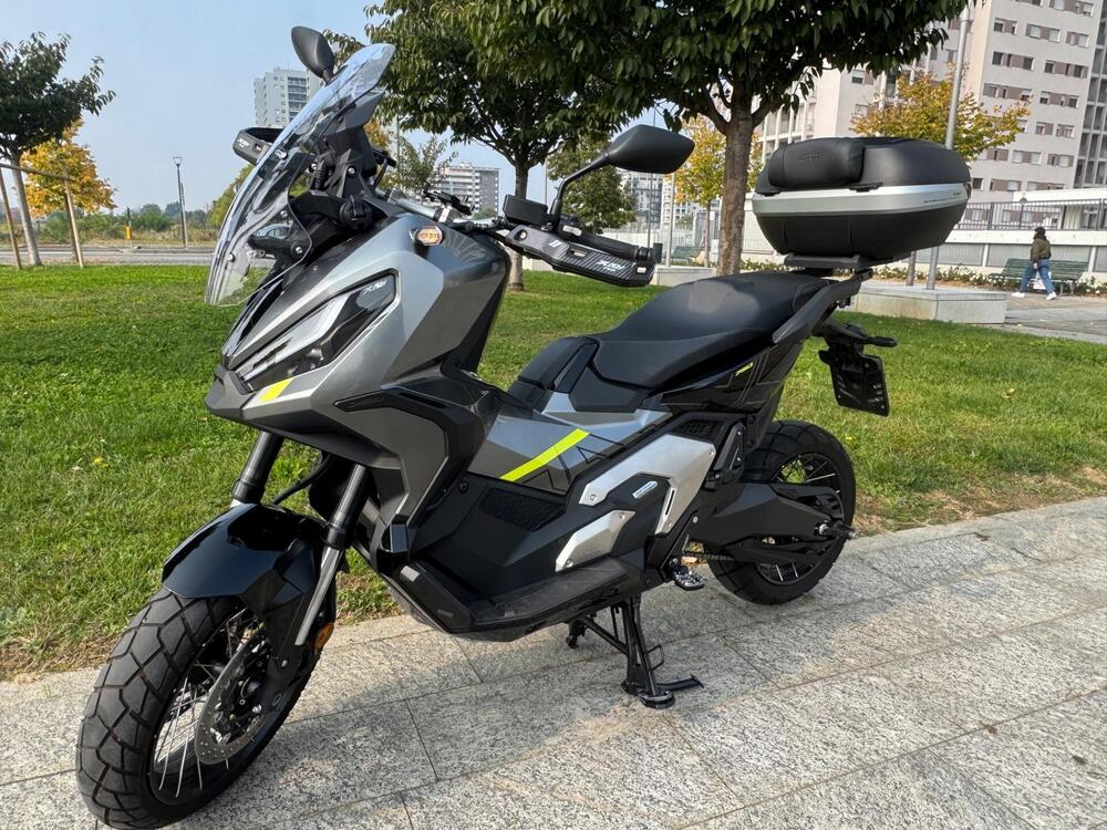 Honda X-ADV 750 Gravel (2025) (4)