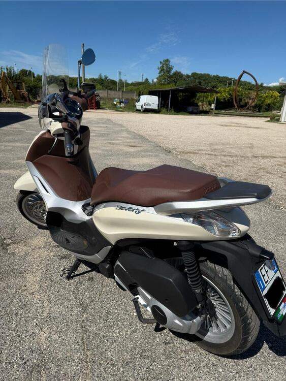 Piaggio Beverly 300 i.e. (2010 - 16) (4)
