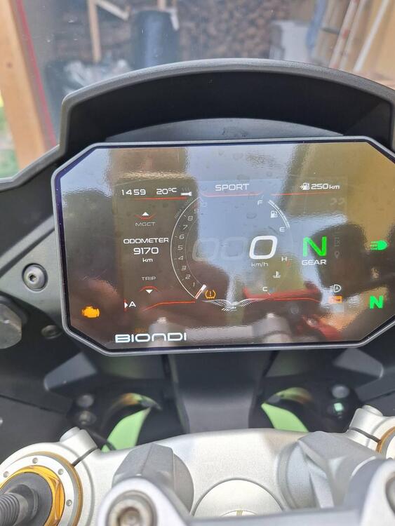 Moto Guzzi V100 Mandello S (2022 - 24) (4)