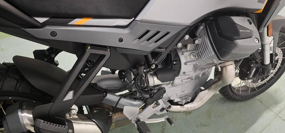 Moto Guzzi Stelvio (2024 - 25) (3)