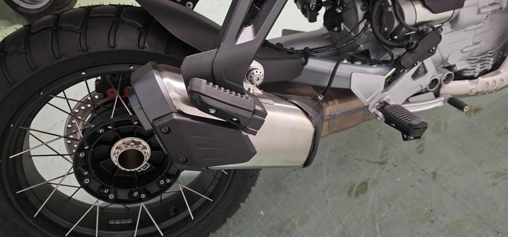 Moto Guzzi Stelvio (2024 - 25) (4)