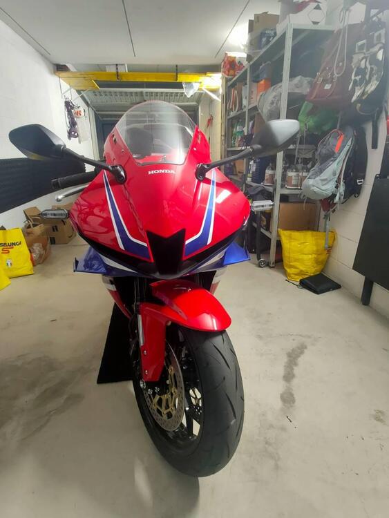 Honda CBR 600 RR (2024 - 25) (4)