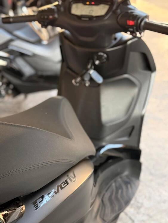 Piaggio Beverly 400 S (2025) (4)