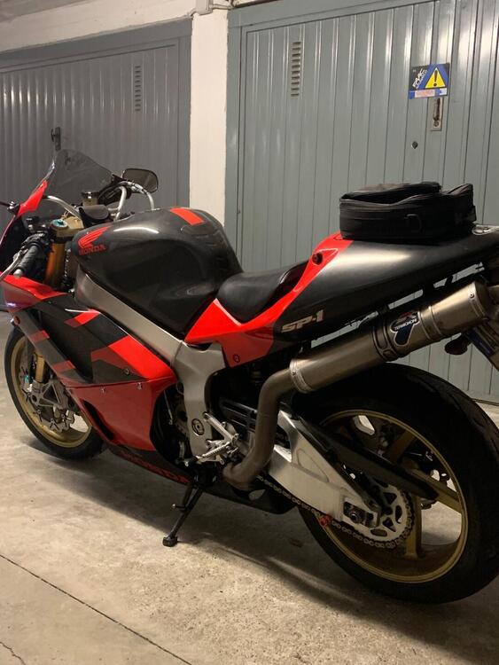 Honda VTR 1000 SP-1 (2000 - 01) (4)