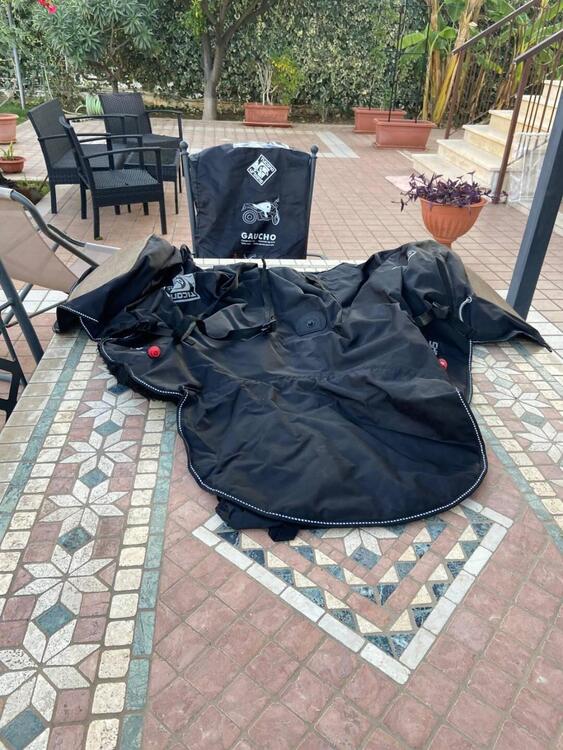 vendesi coprigambe termico per moto o scooter Tucano Urbano (2)