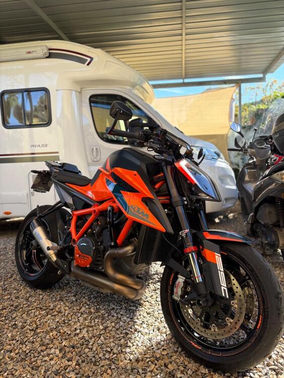 KTM 1290 Super Duke R (2021) (2)