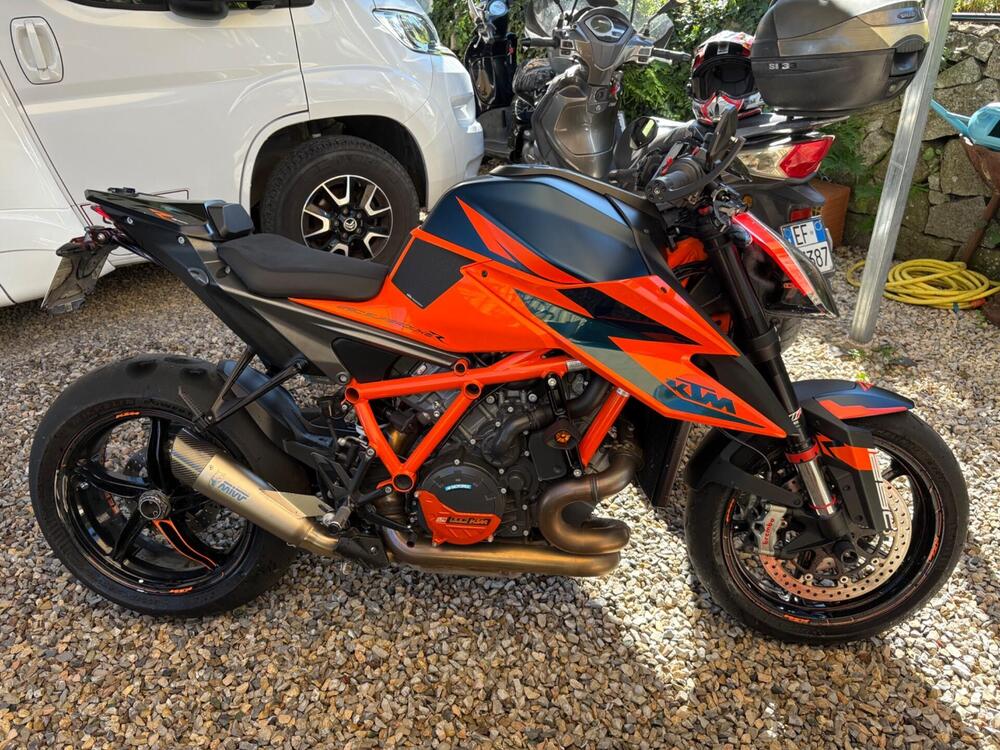 KTM 1290 Super Duke R (2021) (5)