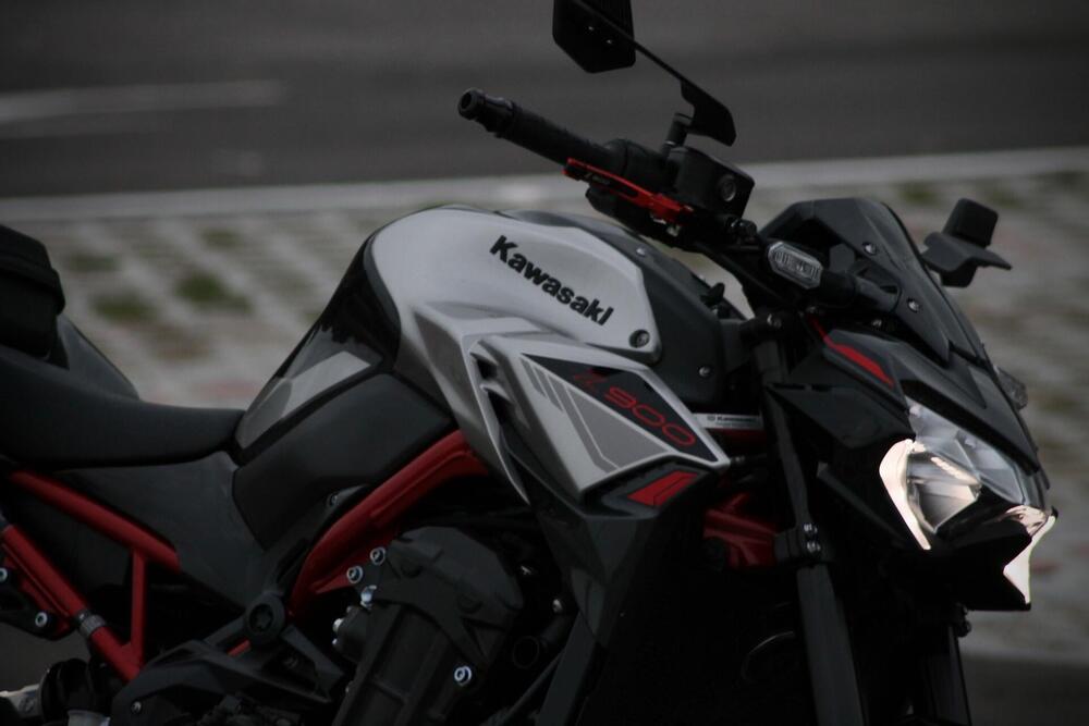 Kawasaki Z 900 Performance (2021 - 24) (4)