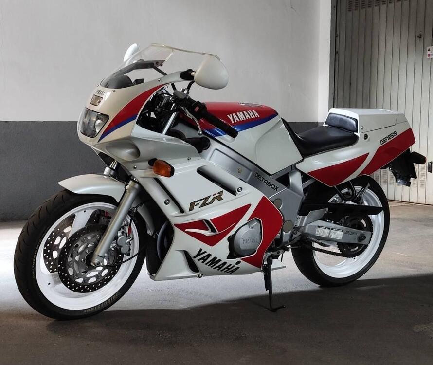 Yamaha FZR600 (2)