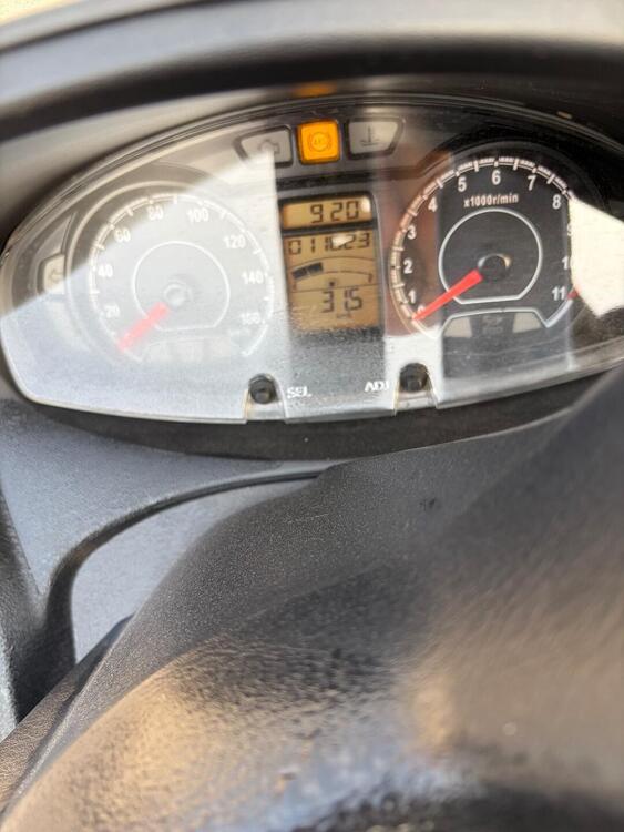 Suzuki Burgman UH 200 (2017 - 20) (4)