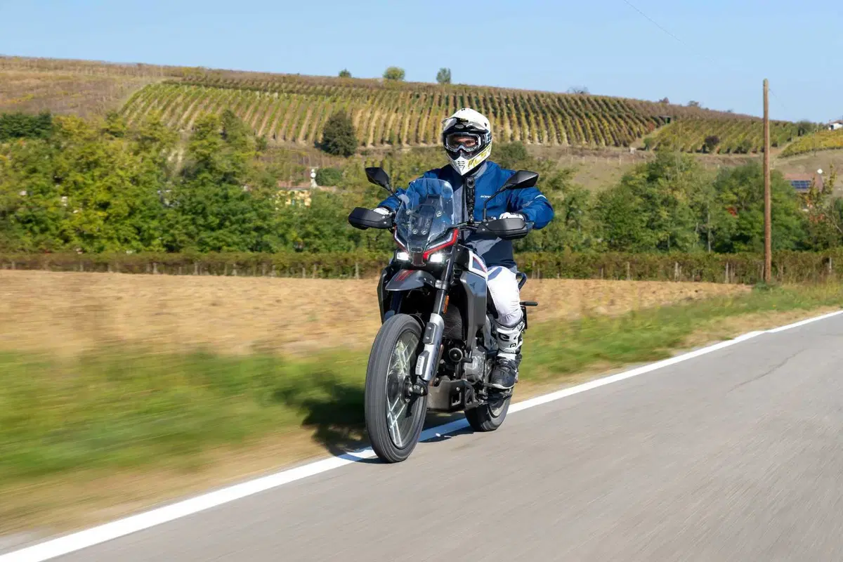 Moto Morini Alltrhike 450: la migliore adventure sotto i 6000 euro? - la prova di Moto.it [VIDEO e GALLERY] (3)