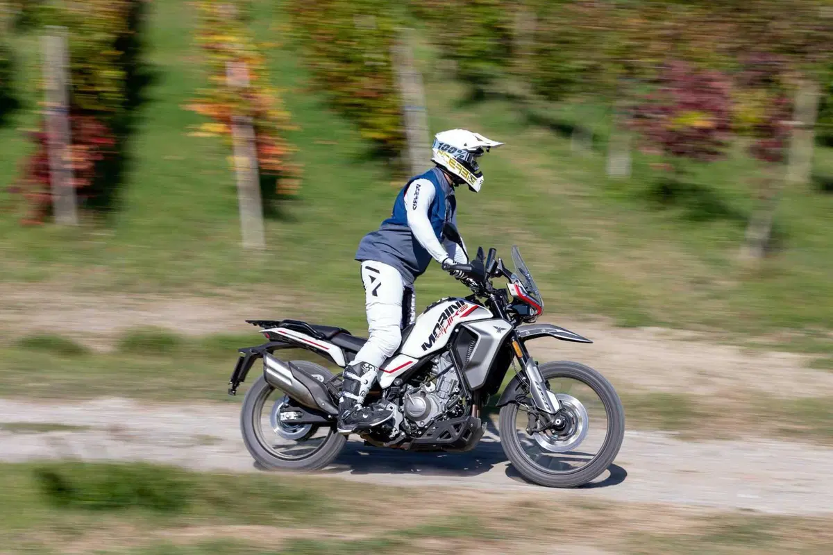 Moto Morini Alltrhike 450: la migliore adventure sotto i 6000 euro? - la prova di Moto.it [VIDEO e GALLERY] (6)