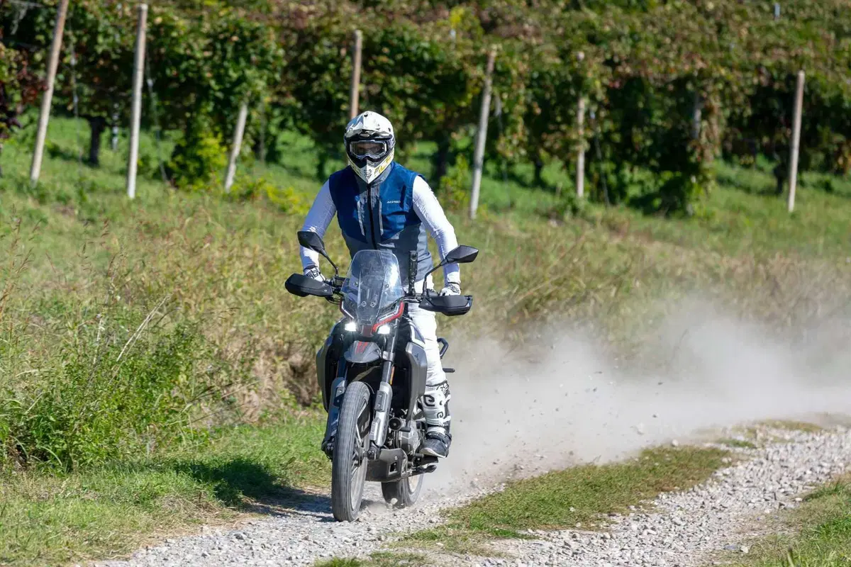 Moto Morini Alltrhike 450: la migliore adventure sotto i 6000 euro? - la prova di Moto.it [VIDEO e GALLERY] (8)