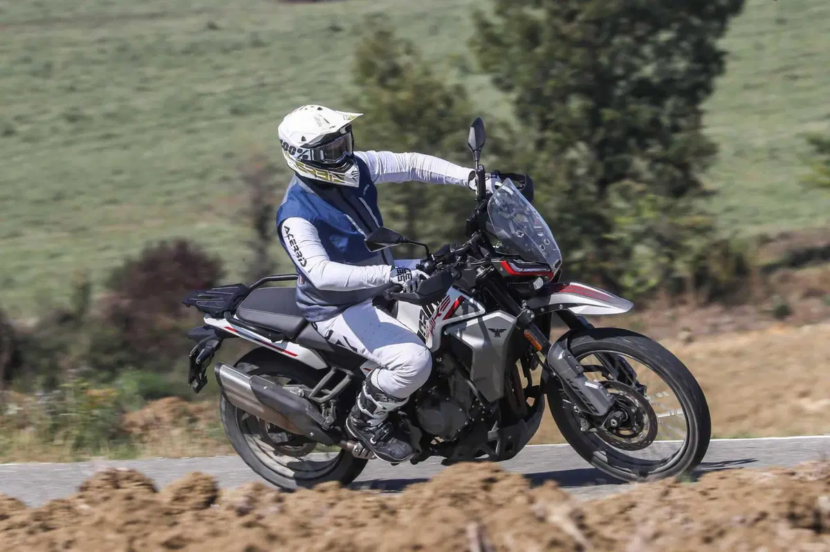 Moto Morini Alltrhike 450: la migliore adventure sotto i 6000 euro? - la prova di Moto.it [VIDEO e GALLERY] (16)